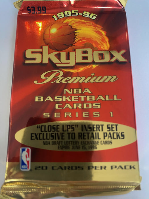 995-96 SKYBOX PREMIUM BASKETBALL Series 1 Sealed Red Foil Pack